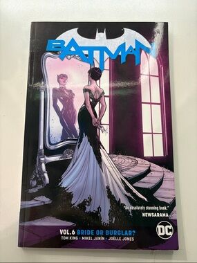 DC Batman Graphic Novel – Purple, Black & Blue Cover